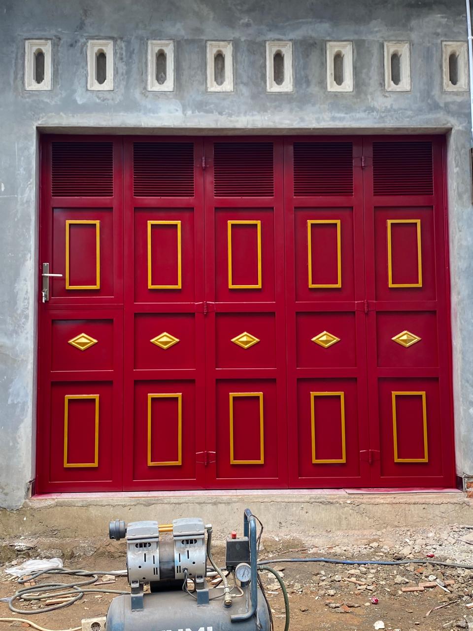 Pintu Lipat Besi
